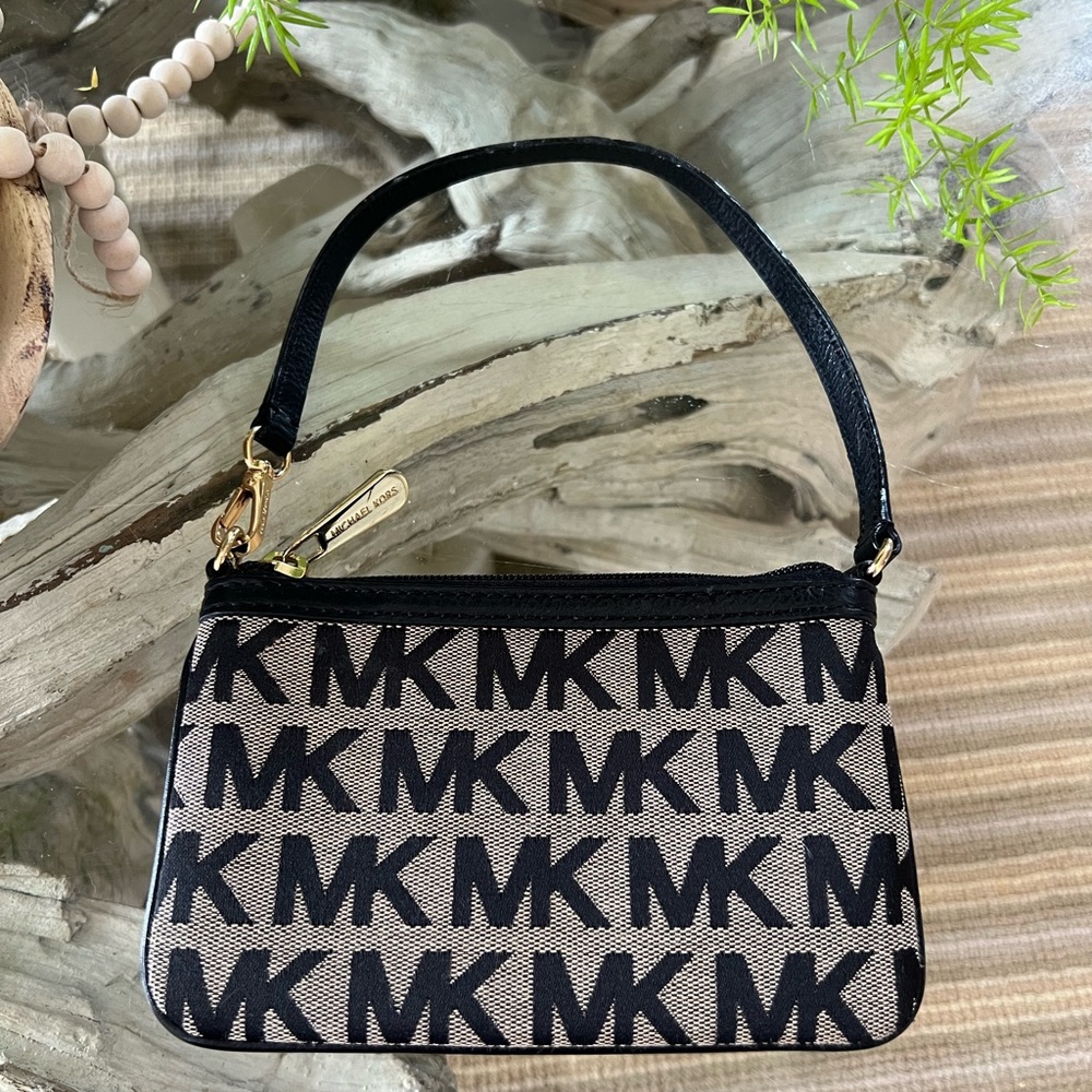 Michael Kors Wristlet